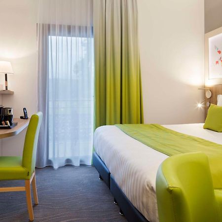 Brit Hotel Privilege Figeac Kültér fotó