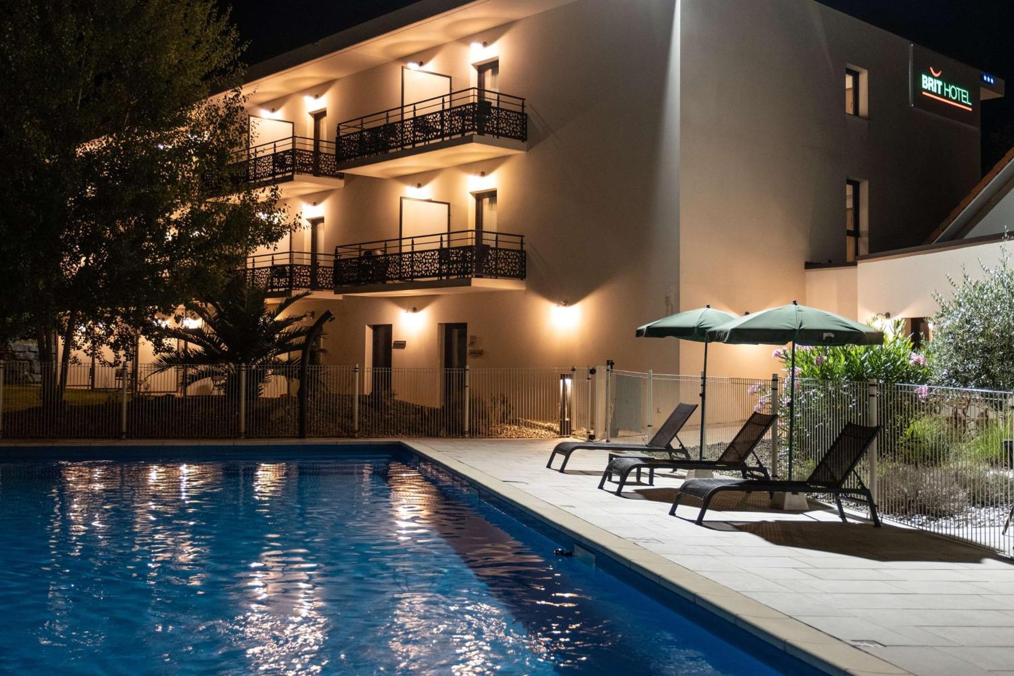Brit Hotel Privilege Figeac Kültér fotó