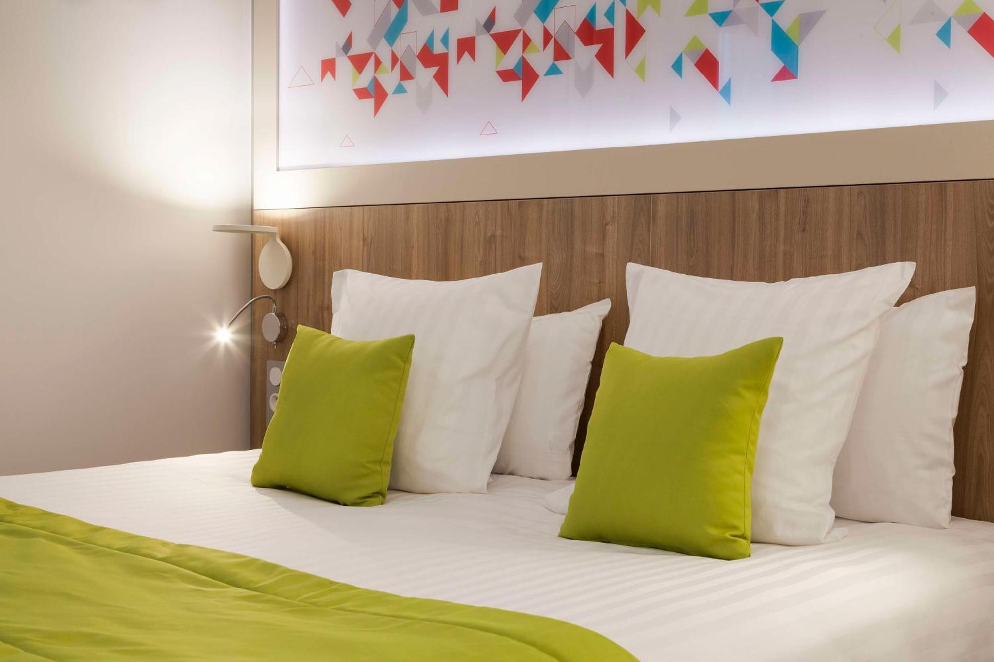 Brit Hotel Privilege Figeac Kültér fotó