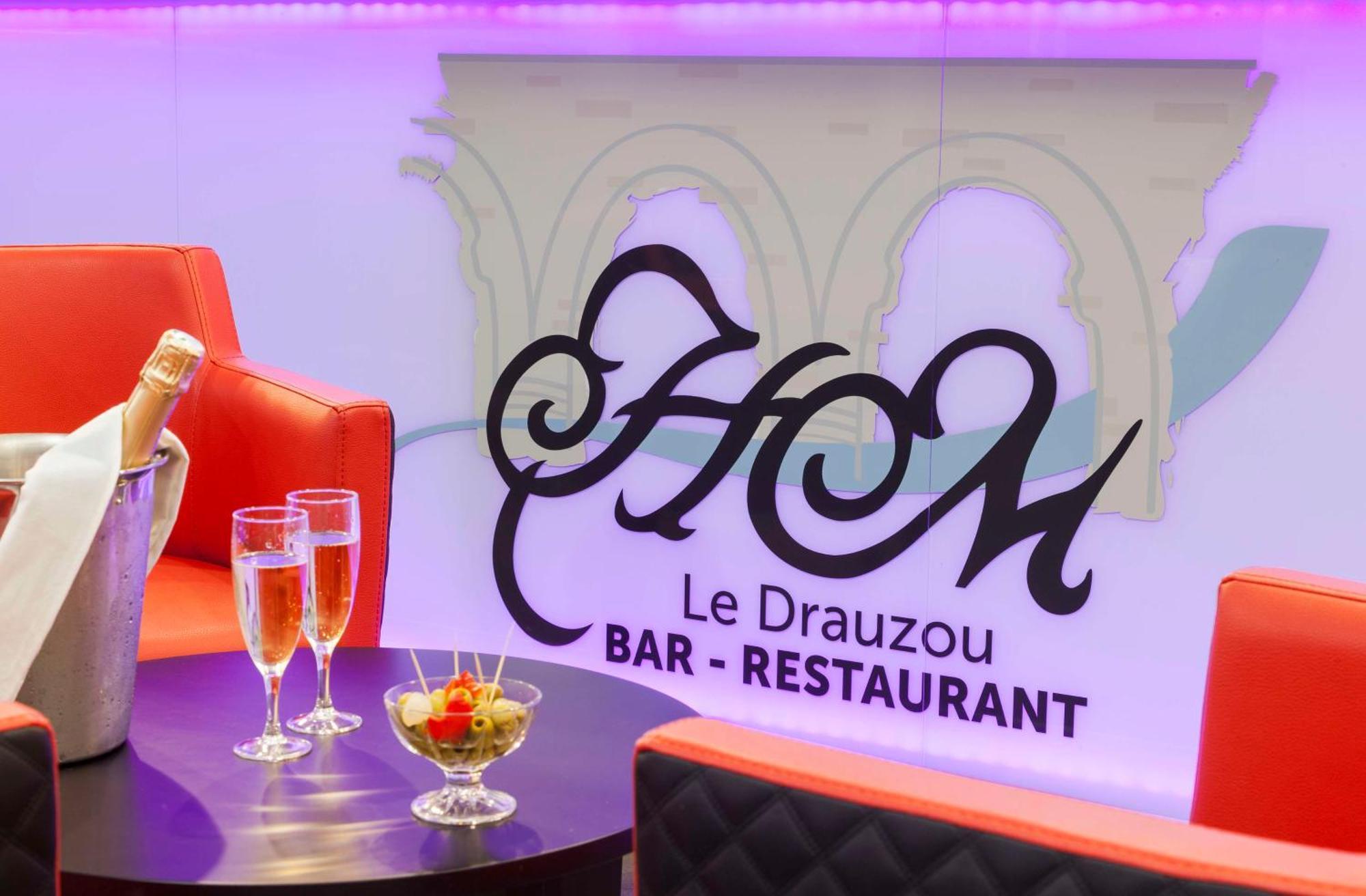 Brit Hotel Privilege Figeac Kültér fotó
