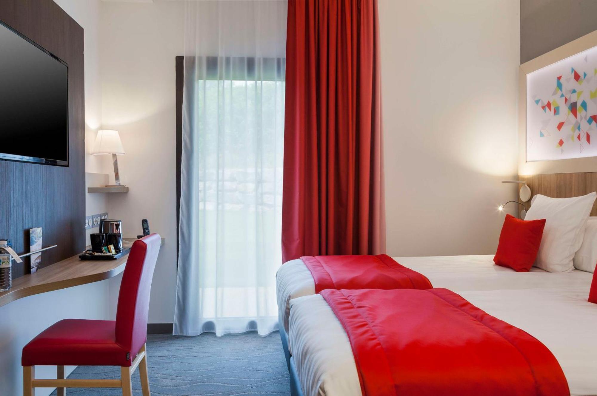Brit Hotel Privilege Figeac Kültér fotó