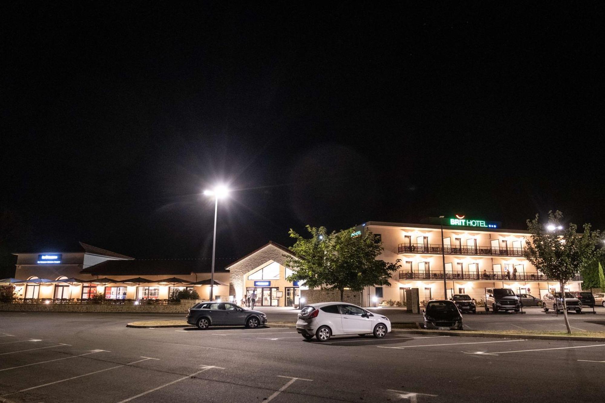 Brit Hotel Privilege Figeac Kültér fotó
